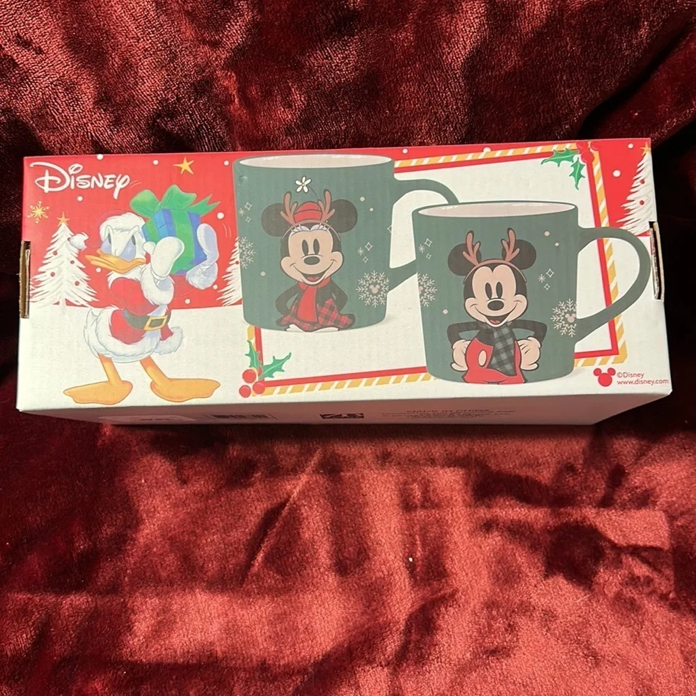 NWT Disney Mickey and Minnie Set Christmas Mugs